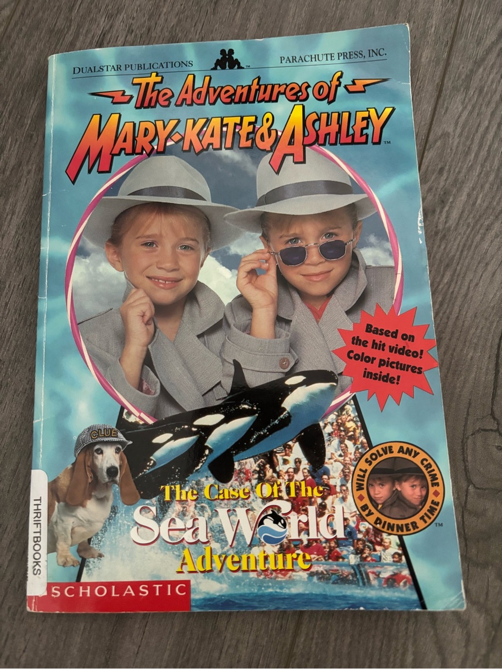 Scholastic The Adventures of Mary-Kate & Ashley - Blue Cover with Pink Accents